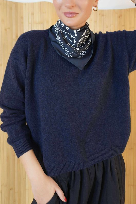 Elle Crew Knit Navy /27 **